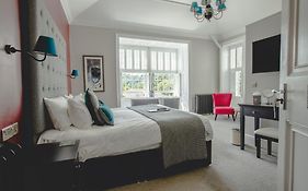 Tweedies Bar And Lodge