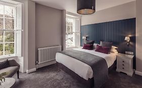 Tweedies Bar And Lodge